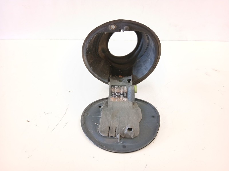 Recambio de tapa exterior combustible para bmw z4 2.0 g inyeccion referencia OEM IAM 51177012738  51177012740