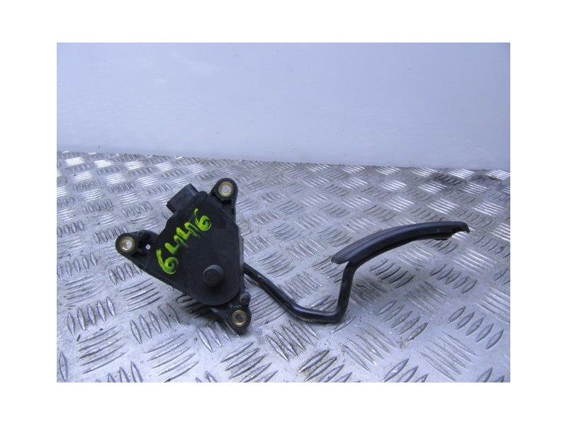 Recambio de potenciómetro aceleración : renault clio : 1.1 g (100,61cv) [2010] para renault clio 1.1 g referencia OEM IAM 820029