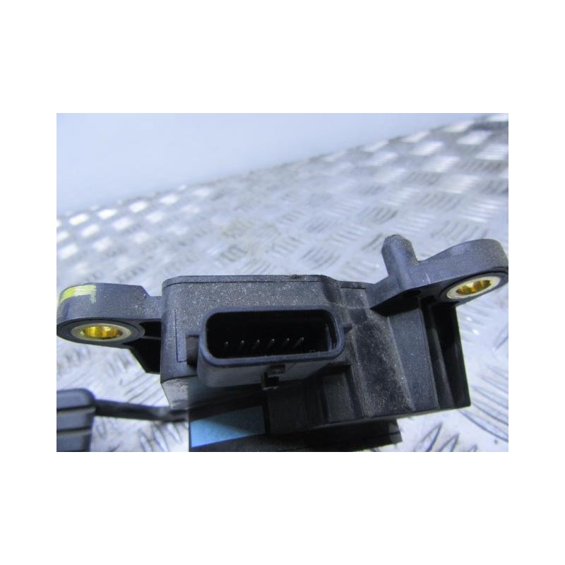 Recambio de potenciómetro aceleración : renault clio : 1.1 g (100,61cv) [2010] para renault clio 1.1 g referencia OEM IAM 820029