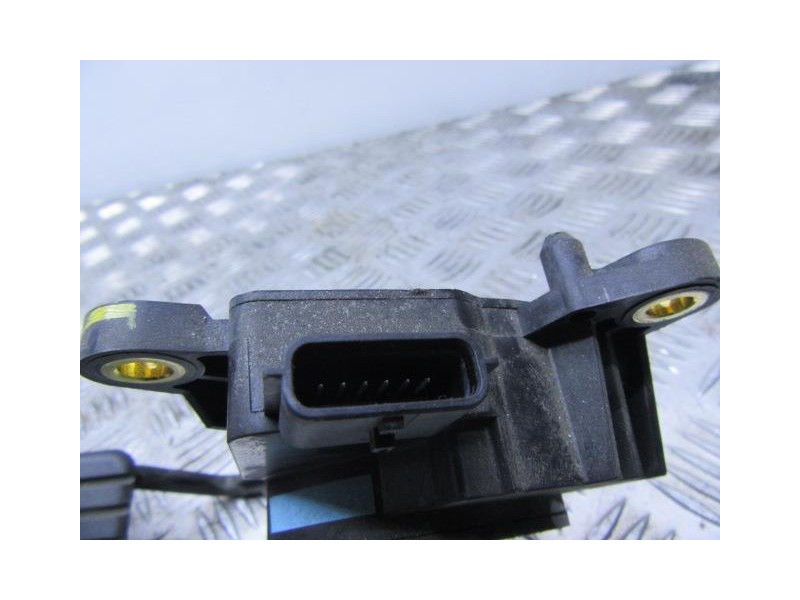 Recambio de potenciómetro aceleración : renault clio : 1.1 g (100,61cv) [2010] para renault clio 1.1 g referencia OEM IAM 820029