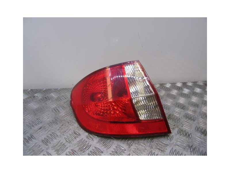 Recambio de piloto trasero izq. : hyundai getz : 1.5 crdi (88,37cv) 5p [2008] para hyundai getz 1.5 crdi referencia OEM IAM   