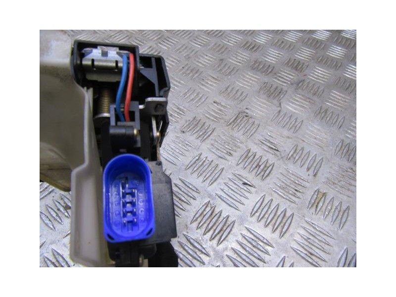 Recambio de cerradura pta. del. izq. : volkswagen golf : 2.0 tdi (140,04cv) [2007] para volkswagen golf 2.0 tdi referencia OEM I