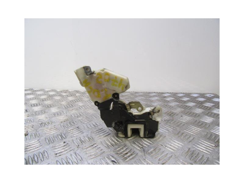 Recambio de cerradura pta. del. dch. : nissan almera : 2.0 td [1998] para nissan almera 2.0 td referencia OEM IAM 8255250J00  