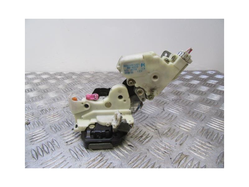 Recambio de cerradura pta. tras. dch. : nissan almera : 2.0 td [1998] para nissan almera 2.0 td referencia OEM IAM 8255261001  