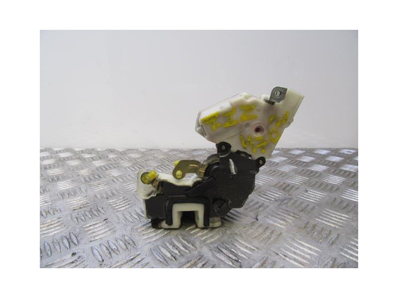 Recambio de cerradura pta. tras. izq. : nissan almera : 2.0 td [1998] para nissan almera 2.0 td referencia OEM IAM 8255350J00  