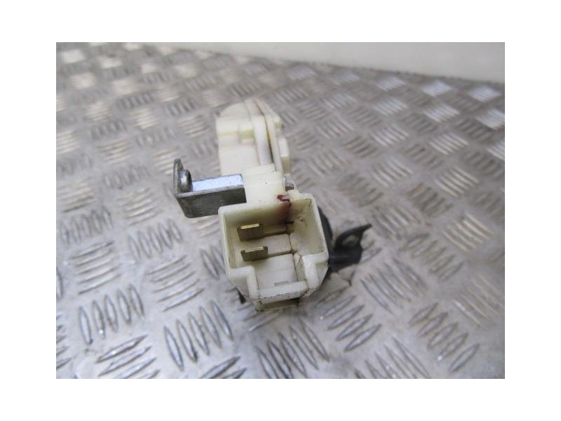 Recambio de cerradura pta. tras. izq. : nissan almera : 2.0 td [1998] para nissan almera 2.0 td referencia OEM IAM 8255350J00  