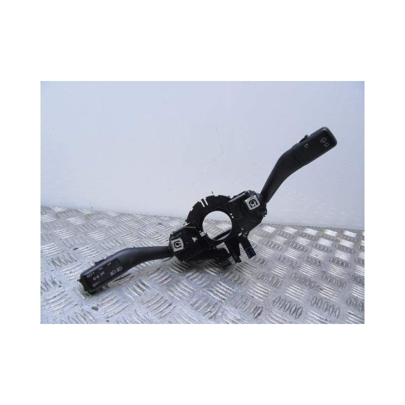 Recambio de mando luces y limpias : volkswagen golf : 2.0 tdi (140,04cv) [2007] para volkswagen golf 2.0 tdi referencia OEM IAM 