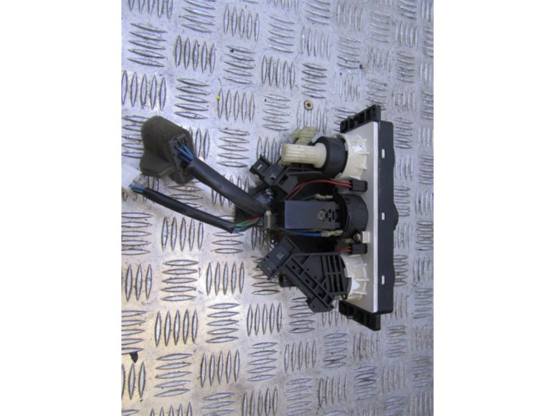Recambio de mandos calefaccion : kia rio : 1.5 g (98,03cv) [2002] para kia rio 1.5 g referencia OEM IAM   