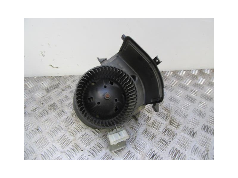 Recambio de motor calefaccion : volkswagen polo : 1.6 g (74,78cv) [1999] para volkswagen polo 1.6 g referencia OEM IAM 632950T6N