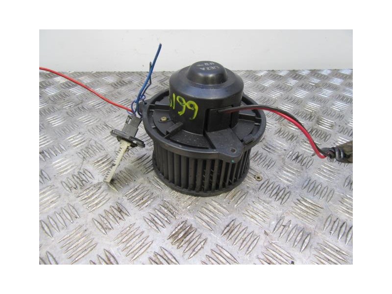 Recambio de motor calefaccion : hyundai accent : 1.3 g (84,30cv) [1999] para hyundai accent 1.3 g referencia OEM IAM CONREISTENC