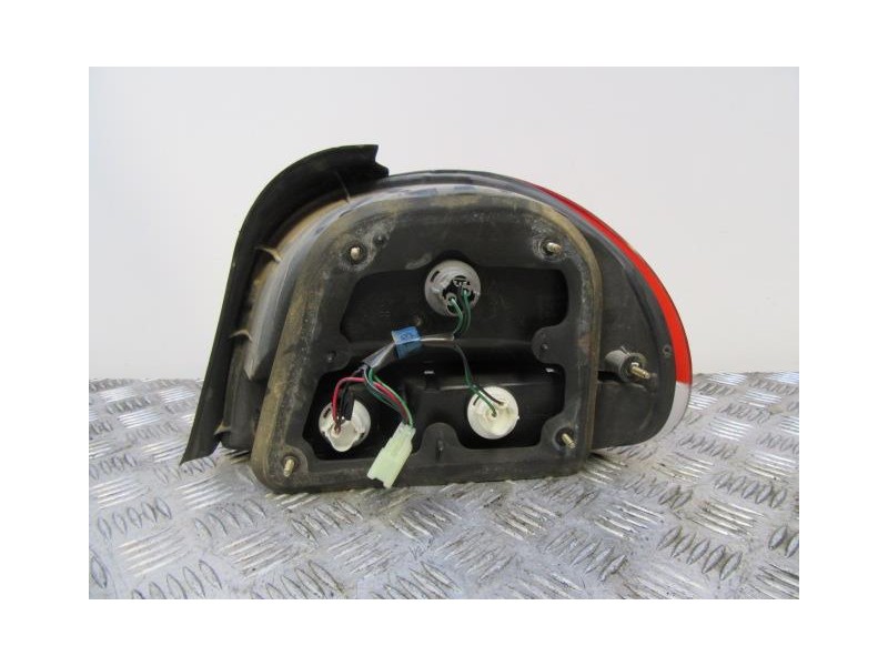 Recambio de piloto trasero izq. : hyundai accent : 1.3 g (84,30cv) [1999] para hyundai accent 1.3 g referencia OEM IAM   