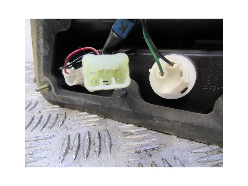 Recambio de piloto trasero izq. : hyundai accent : 1.3 g (84,30cv) [1999] para hyundai accent 1.3 g referencia OEM IAM   