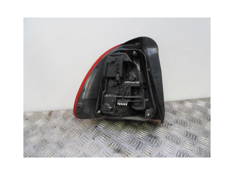 Recambio de piloto trasero dch. : rover 420 : 2.0 d (104,69cv) [1996] para rover  420 2.0 d referencia OEM IAM   