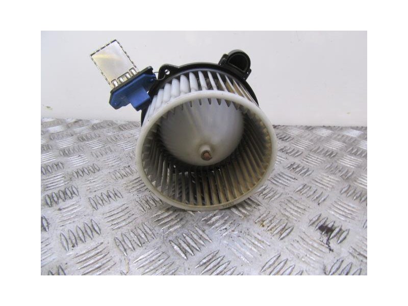 Recambio de motor calefaccion : hyundai getz : 1.4 g [2005] para hyundai getz 1.4 g referencia OEM IAM 97112-1C000---CONRRESISTE