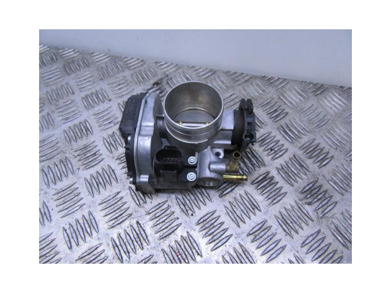 Recambio de caja mariposa : seat toledo : 1.6 g (100,61cv) 4p [1999] para seat toledo 1.6 g referencia OEM IAM 06A133064J  