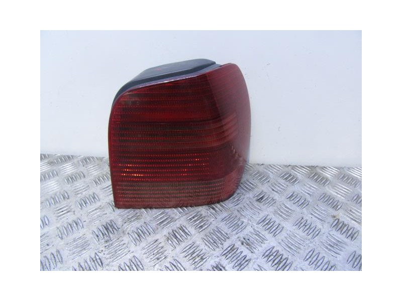 Recambio de piloto trasero dch. : volkswagen polo : 1.9 d (63,90cv) [2000] para volkswagen polo 1.9 d referencia OEM IAM   