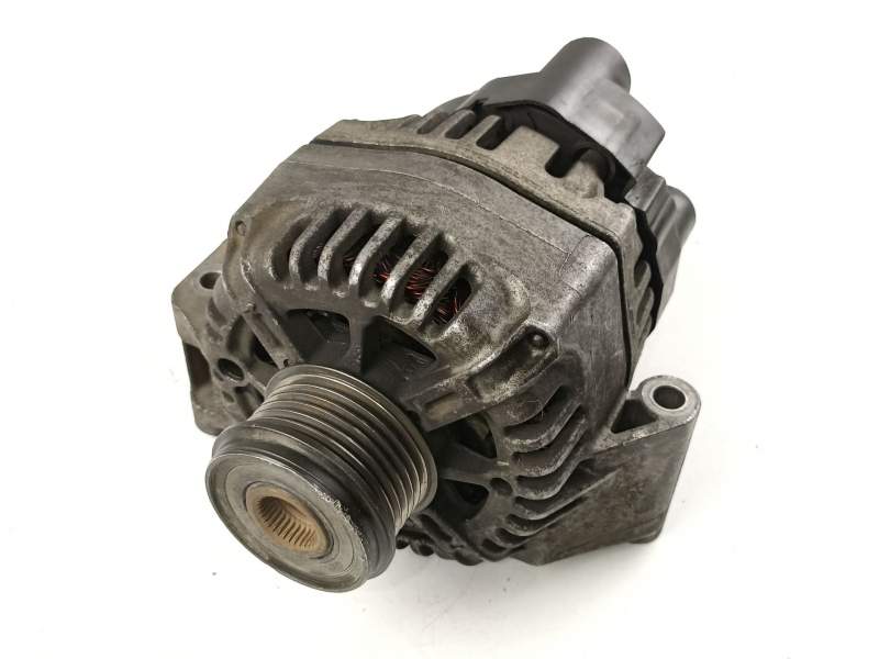 Recambio de alternador para fiat doblo (119) 1.3 16v jtd cat referencia OEM IAM 46823547 TG9S010 