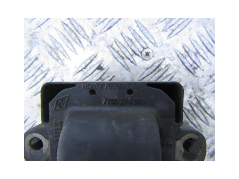 Recambio de bobina : renault clio : 1.4 g (74,78cv) [2000] para renault clio 1.4 g referencia OEM IAM 7700873701  