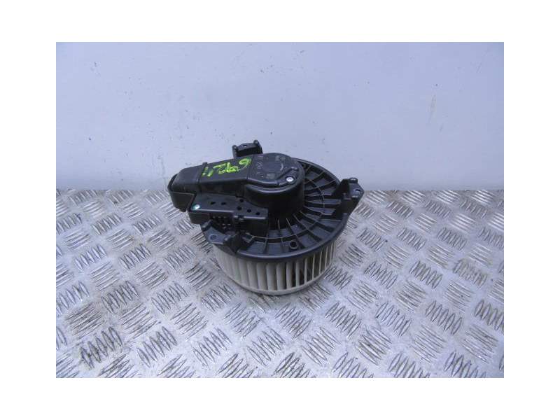 Recambio de motor calefaccion para fiat freemont 2.0 jtd referencia OEM IAM 8192AY CON RESISTENCIA  