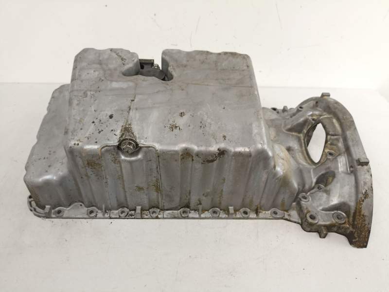 Recambio de carter aceite para mercedes-benz vito 2.1 cdi 108 cdi referencia OEM IAM A6110140202  
