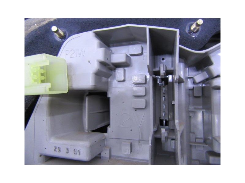 Recambio de piloto trasero dch. : rover 414 : 1.4 g (95,17cv) [1970] para rover  414 1.4 g referencia OEM IAM   