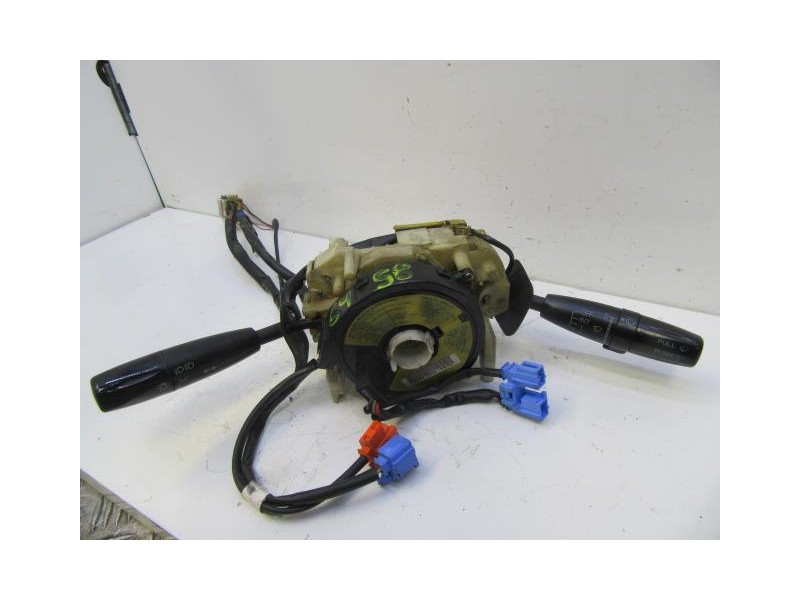 Recambio de mando luces y limpias : kia carnival : 2.9 td (126,44cv) [2000] para kia carnival 2.9 td referencia OEM IAM   