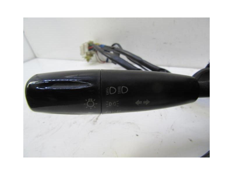 Recambio de mando luces y limpias : kia carnival : 2.9 td (126,44cv) [2000] para kia carnival 2.9 td referencia OEM IAM   