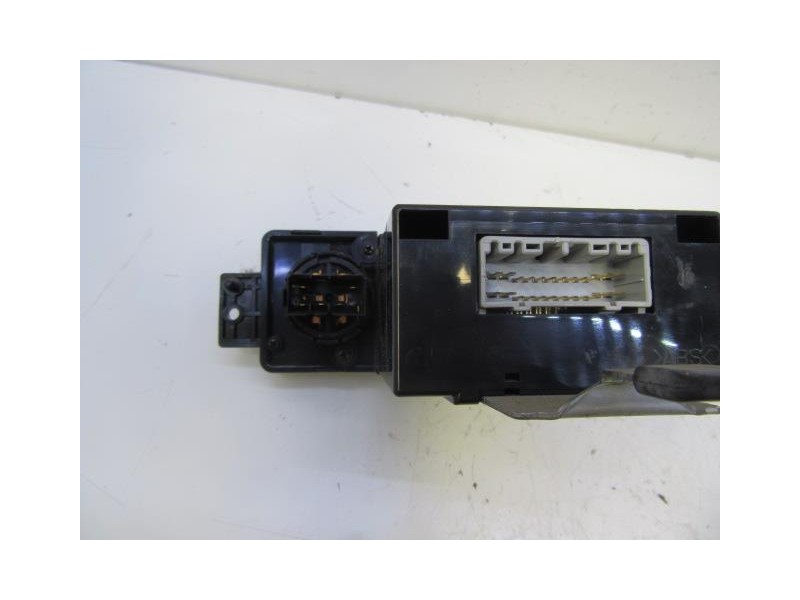 Recambio de mandos calefaccion : kia carnival : 2.9 td (126,44cv) [2000] para kia carnival 2.9 td referencia OEM IAM 0K55A-61-19