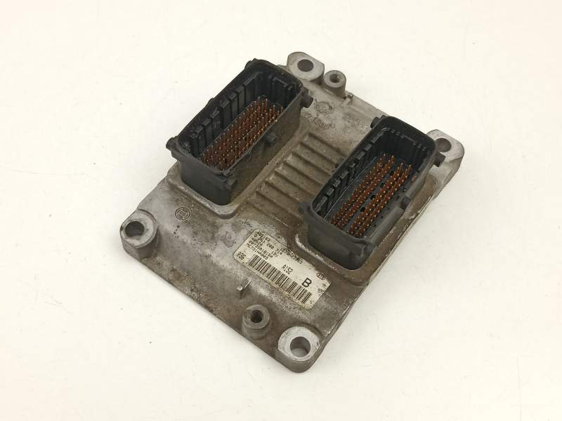 Recambio de centralita para alfa romeo 147 1.6 g referencia OEM IAM 73501813 0261206714 