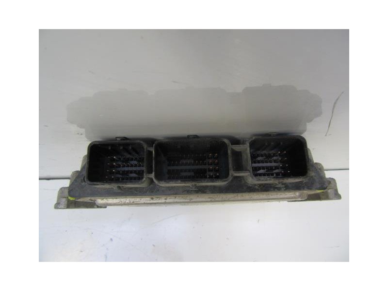 Recambio de centralita : renault master : 2.5 dci (114,21cv) 5p [2005] para renault master 2.5 dci referencia OEM IAM 0281011940