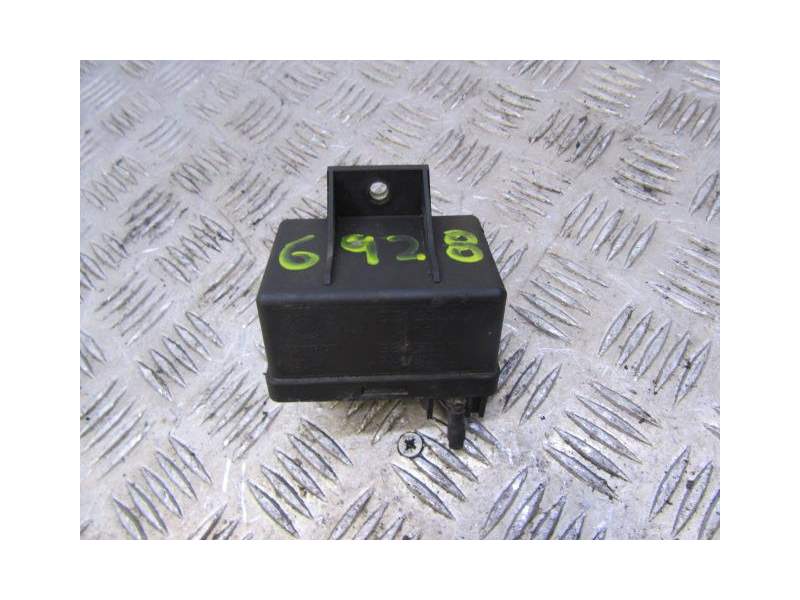 Recambio de caja calentadores para fiat punto 1.3 jtd referencia OEM IAM 55193073  