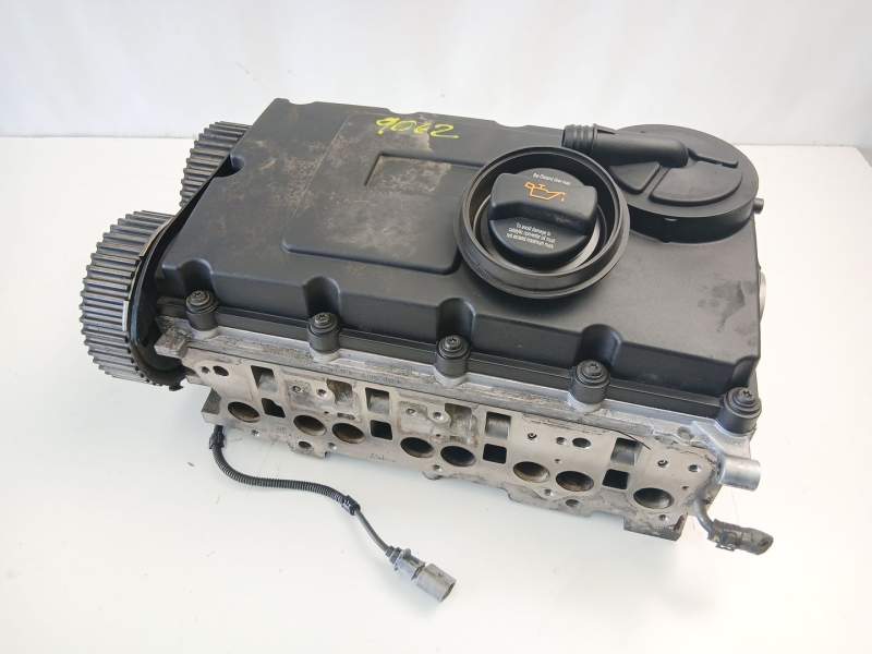 Recambio de culata turbo diesel para volkswagen golf v (1k1) 2.0 tdi 16v referencia OEM IAM 03G103373  