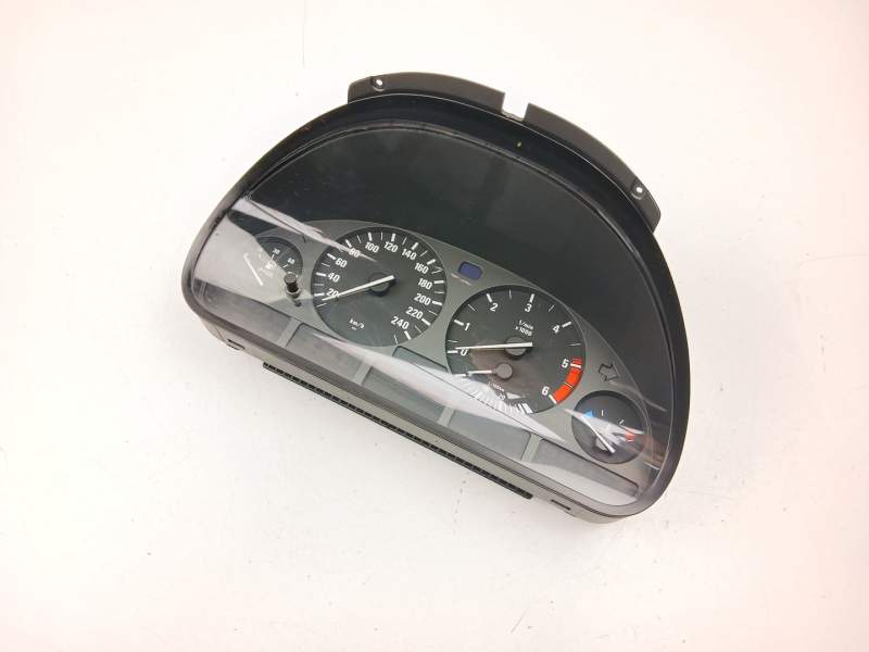 Recambio de cuadro instrumentos para bmw 5 (e39) 525 tds referencia OEM IAM 62118372357 110008735024 