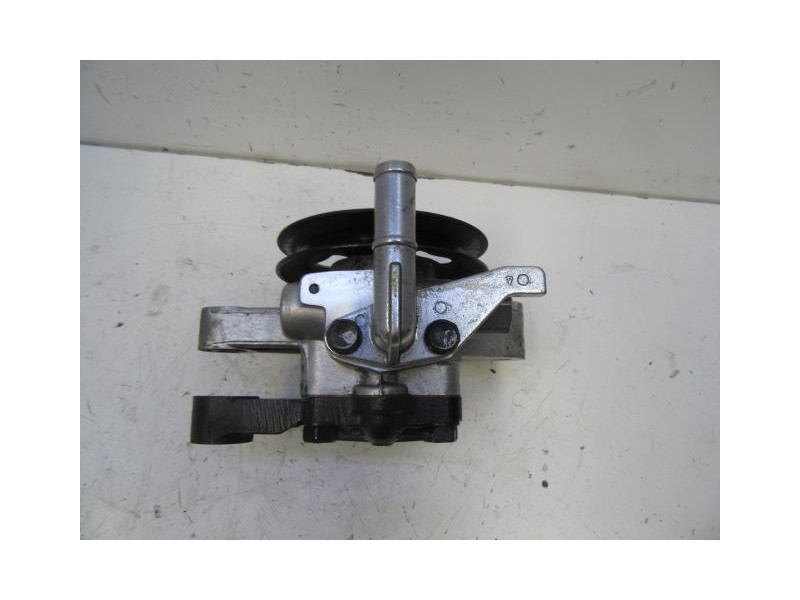 Recambio de bomba dirección : hyundai coupe : 2.0 g (138,68cv) 3p [2000] para hyundai coupe 2.0 g referencia OEM IAM   
