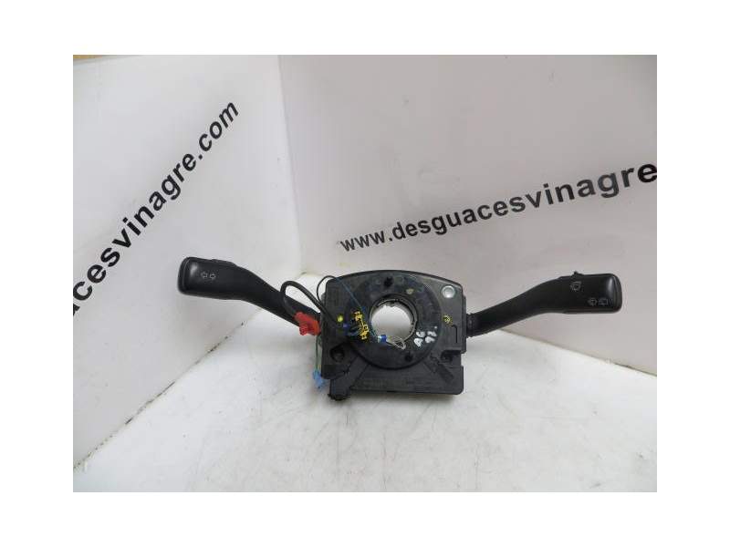 Recambio de mando luces y limpias para volkswagen golf 1.9 td -alh referencia OEM IAM   