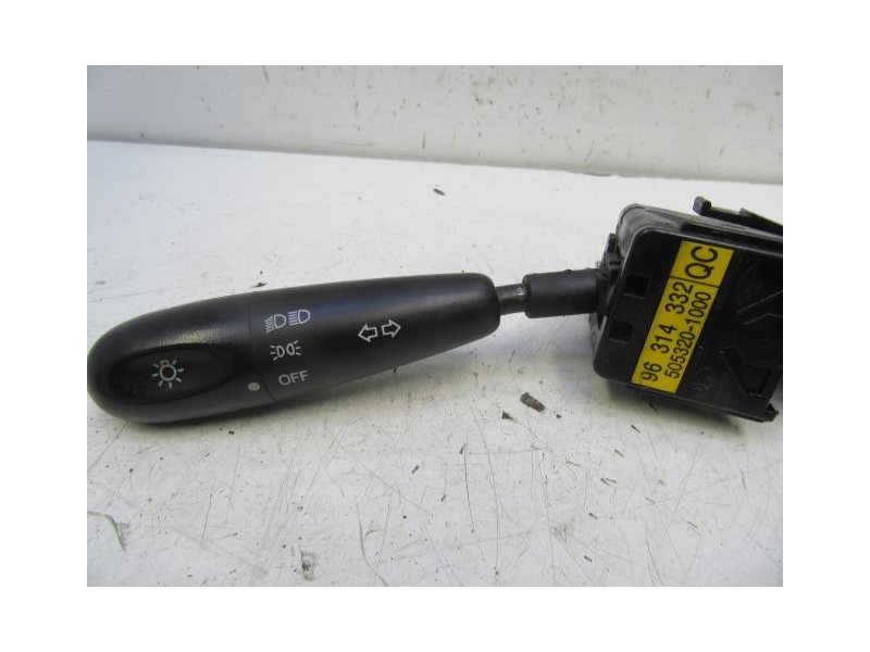 Recambio de mando luces y limpias : daewoo matiz : 0.8 g (50,99cv) [1999] para daewoo matiz 0.8 g referencia OEM IAM   