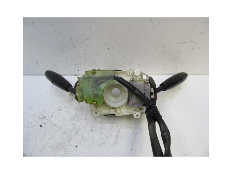 Recambio de mando luces y limpias : kia rio : 1.3 g (81,58cv) [2003] para kia rio 1.3 g referencia OEM IAM 93400-FD100  