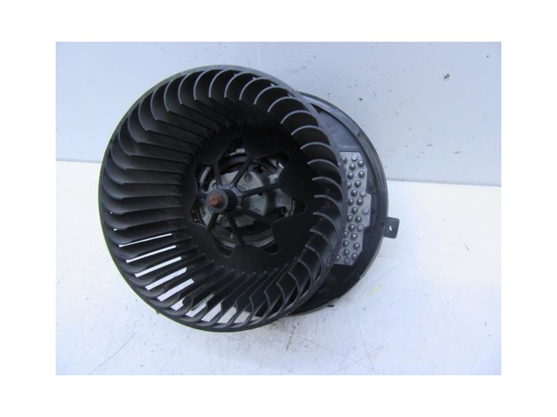 Recambio de motor calefaccion : audi a3 : 1.9 tdi (104,69cv) [2009] para audi a3 1.9 tdi referencia OEM IAM 1K1820015GCONRESISTE