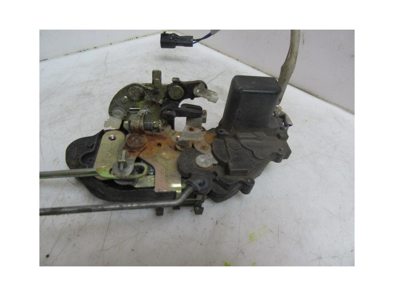 Recambio de cerradura pta. del. dch. : kia sephia : 1.5 g /bf (88,37cv) [2000] para kia sephia 1.5 g /bf referencia OEM IAM   