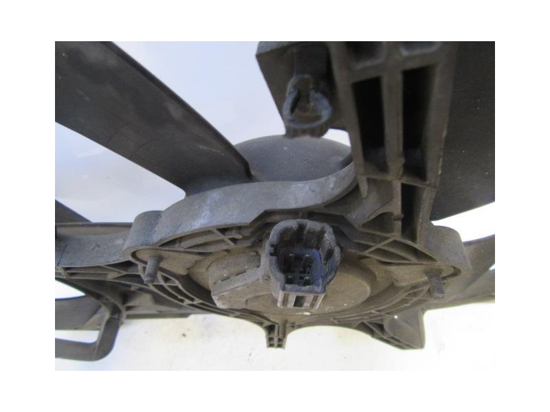 Recambio de electroventilador : nissan x-trail : 2.2 td (114,21cv) [2003] para nissan x-trail 2.2 td referencia OEM IAM   