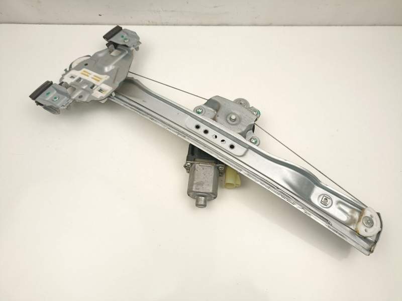 Recambio de elevalunas trasero derecho para chevrolet cruze hatchback (j305) 1.6 referencia OEM IAM 95999490 0130822464 98810J30
