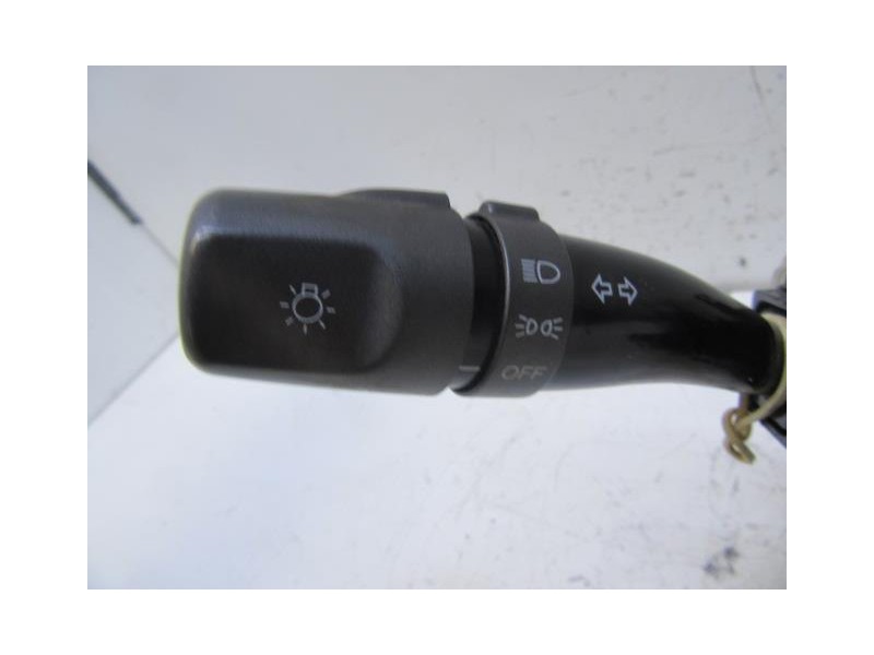 Recambio de mando luces y limpias : hyundai accent : 1.3 g (85,65cv) [2000] para hyundai accent 1.3 g referencia OEM IAM 93400-2