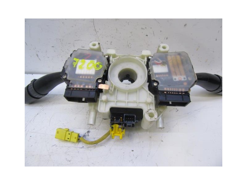 Recambio de mando luces y limpias : hyundai accent : 1.3 g (85,65cv) [2000] para hyundai accent 1.3 g referencia OEM IAM 93400-2
