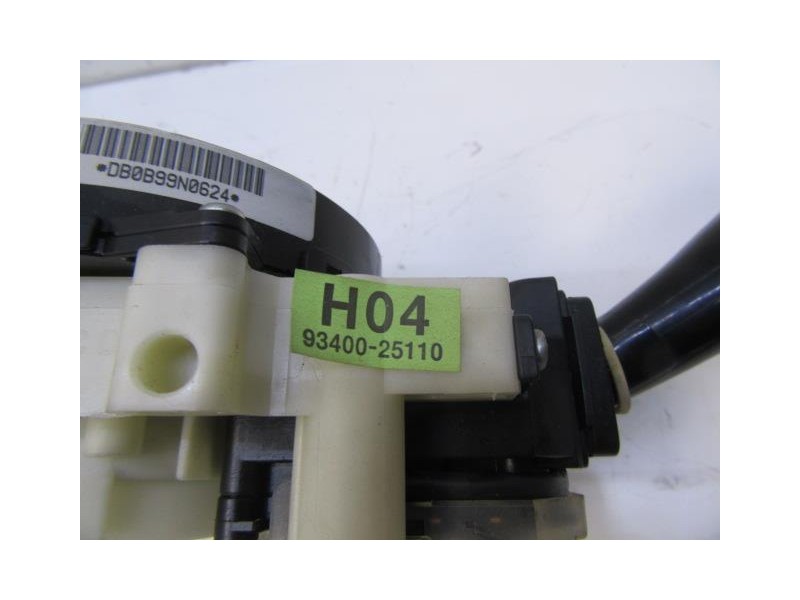 Recambio de mando luces y limpias : hyundai accent : 1.3 g (85,65cv) [2000] para hyundai accent 1.3 g referencia OEM IAM 93400-2