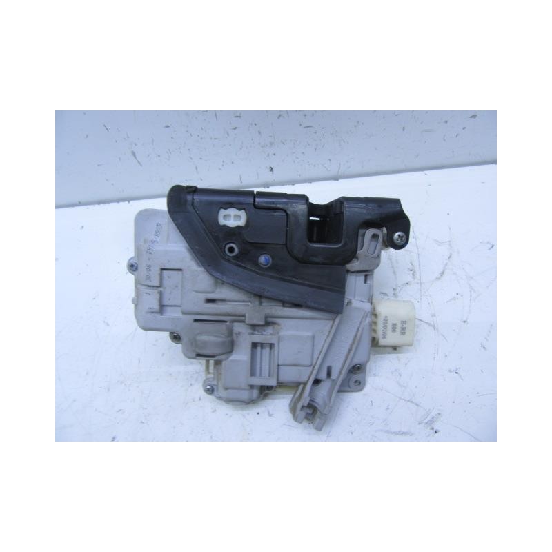Recambio de cerradura pta. del. dch. : audi a4 : 2.0 tdi (140,04cv) [2006] para audi a4 2.0 tdi referencia OEM IAM   