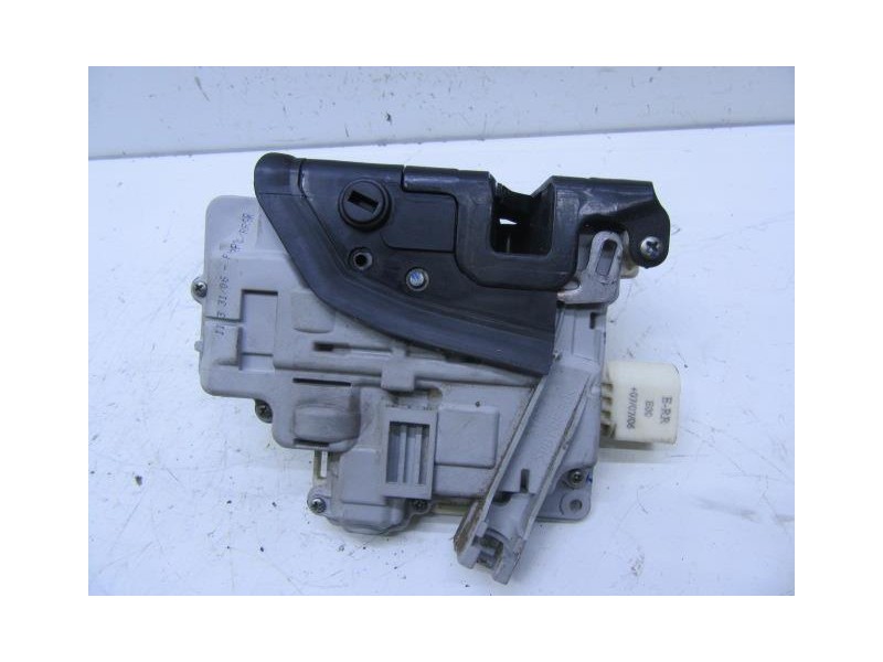 Recambio de cerradura pta. tras. dch. : audi a4 : 2.0 tdi (140,04cv) [2006] para audi a4 2.0 tdi referencia OEM IAM   