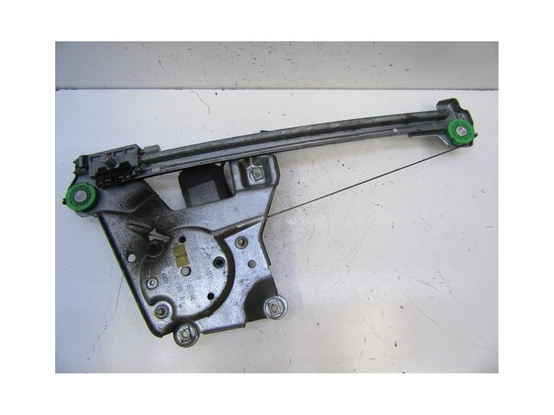 Recambio de elevalunas elec. tra. dch. : audi 100 : 2.3 g (133,24cv) [1994] para audi 100 2.3 g referencia OEM IAM ELECTRICO  