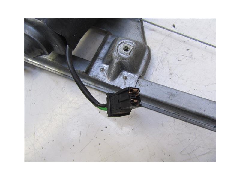 Recambio de elevalunas elec. tra. dch. : audi 100 : 2.3 g (133,24cv) [1994] para audi 100 2.3 g referencia OEM IAM ELECTRICO  