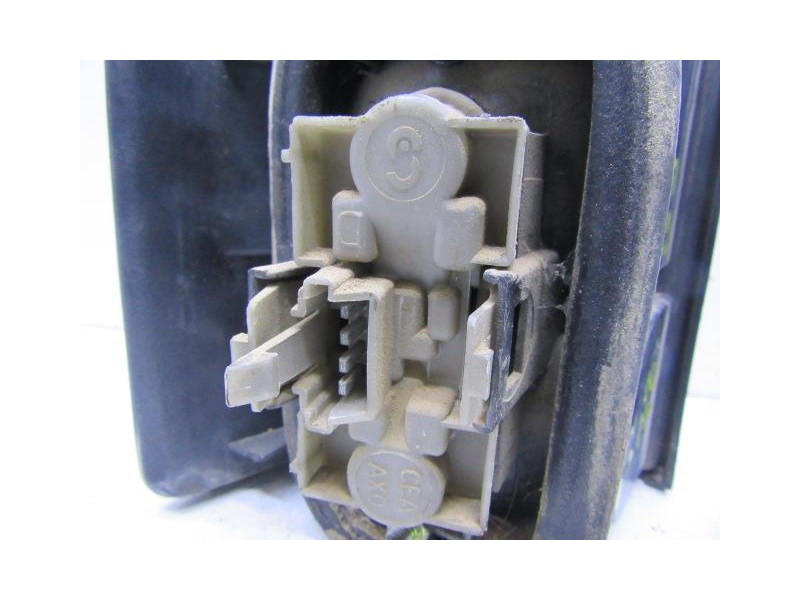 Recambio de piloto trasero dch. : renault 21 : 2.0 g [1989] para renault 21 2.0 g referencia OEM IAM   