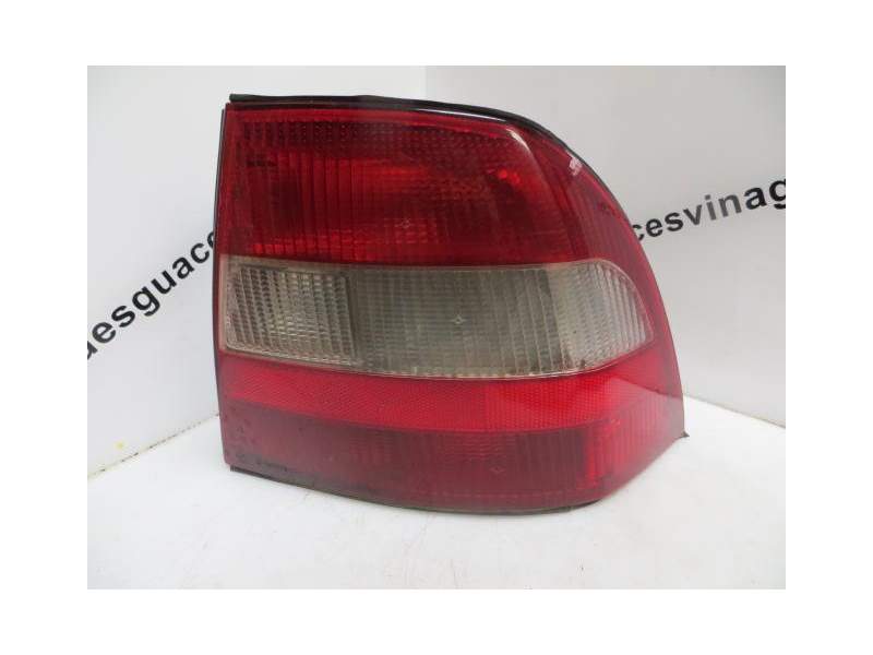 Recambio de piloto trasero derecho para opel vectra 1.7 d -x17dt referencia OEM IAM ROJO Y BLANCO  